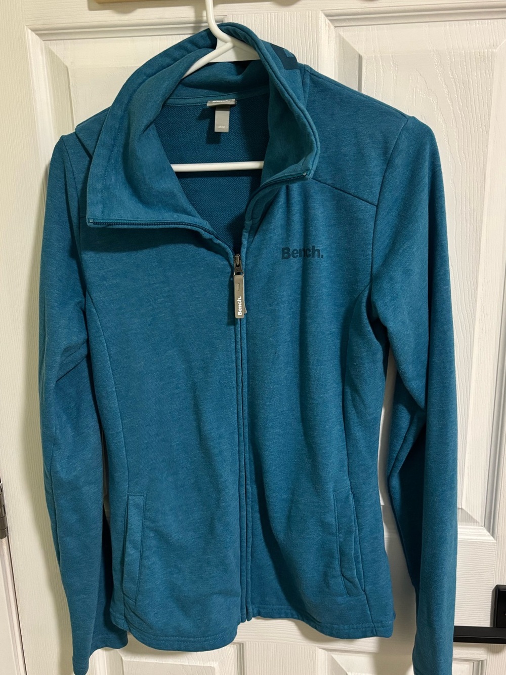 Bench zip up